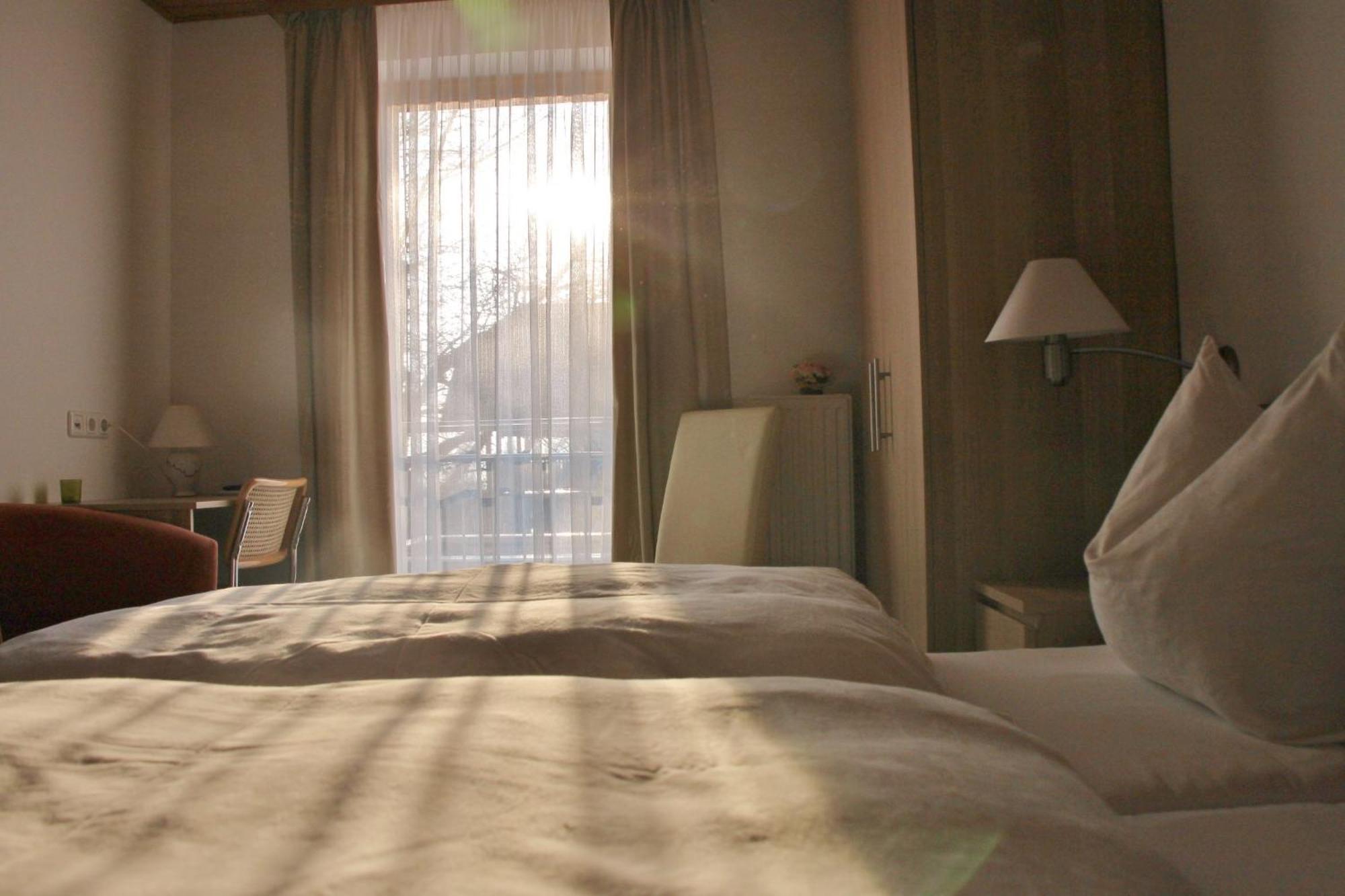 Gasthof-Pension Zum Haugstein - Familie Eder إنغليهارتزيل الغرفة الصورة